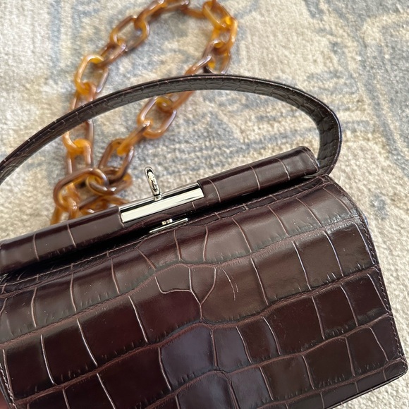 Gu_de Milky Brown Crocodile Pattern Handbag Carton Bag with Chain Strap - Picture 7 of 7